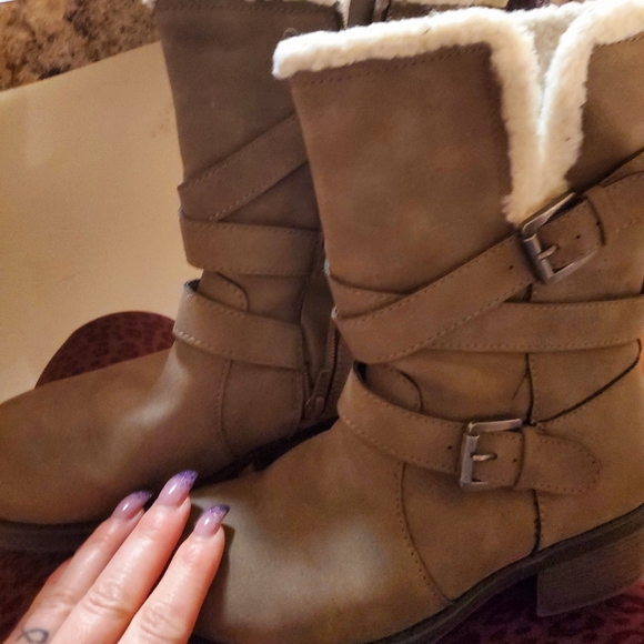 Taupe girls Justice sherpa suede zip up boots - Picture 2 of 4
